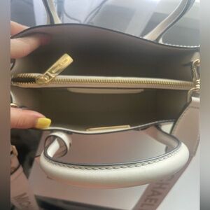 Micheal Kors Open Satchel